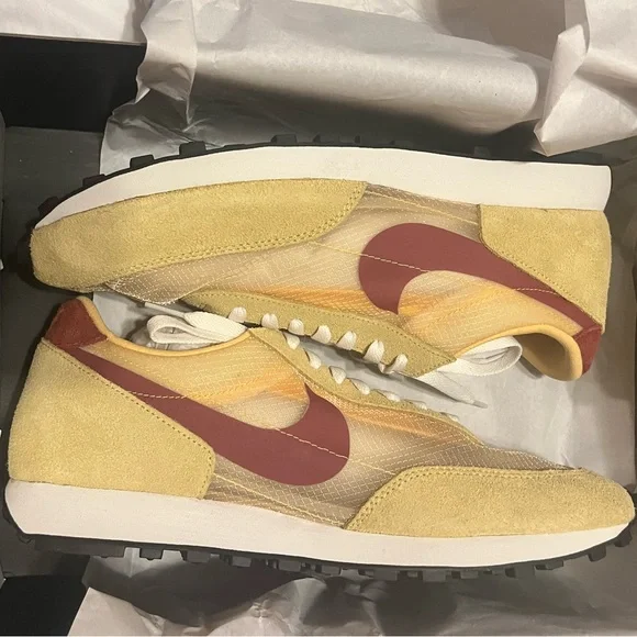 Men’s Nike Shoes - Picture 10 of 10